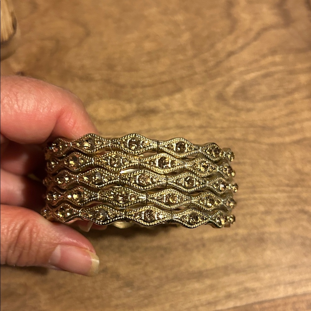 Elegant Gold-Tone Women's Bracelet